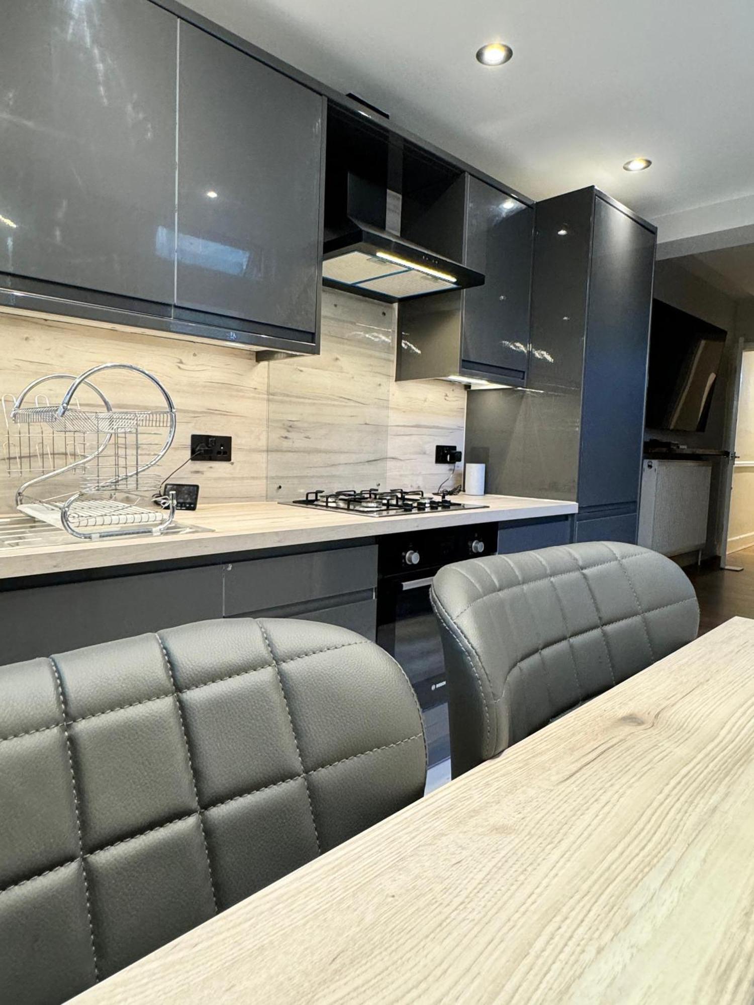 Hospedagem domiciliar Double Bedroom In Private Home- Canning Town By Excel Londres